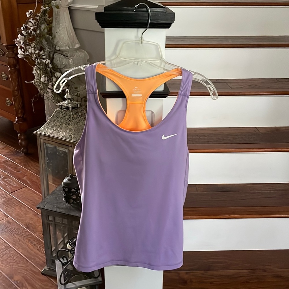 Nike tank top with built in bra